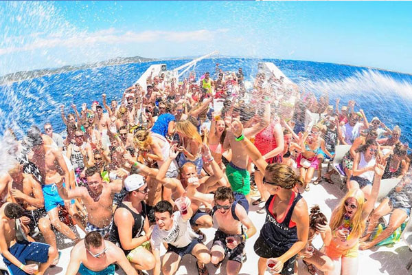 fiesta en yates y catamaranes