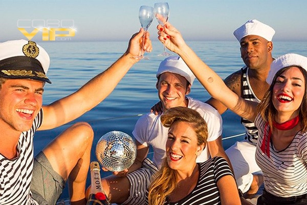 fiesta en bote en los cabos