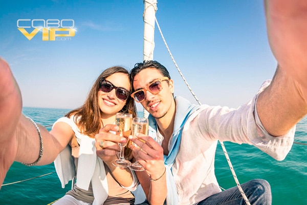 Aniversario abordo de yate en Los Cabos