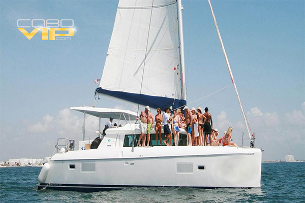 Renta de Yates, Mega Yates y Veleros en Los Cabos