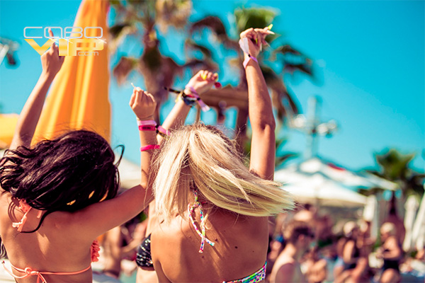 Catamaran mediano para Despedida de Soltera en Cabo