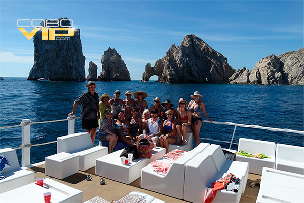 Catamaranes para toda ocasión en Los Cabos