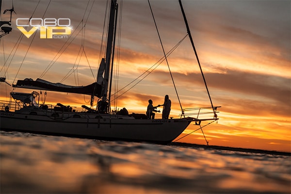 Romántica pedida de mano abordo de Velero en Los Cabos