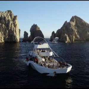 Catamarán VIP-100 Loft en Cabo San Lucas