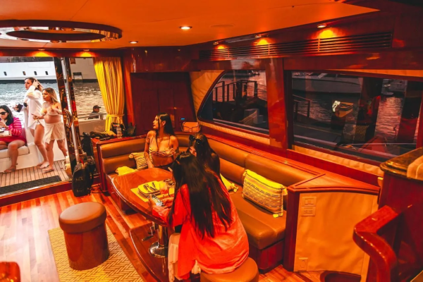 70 FT McKinna | Renta de yates cabo san lucas - Image 12