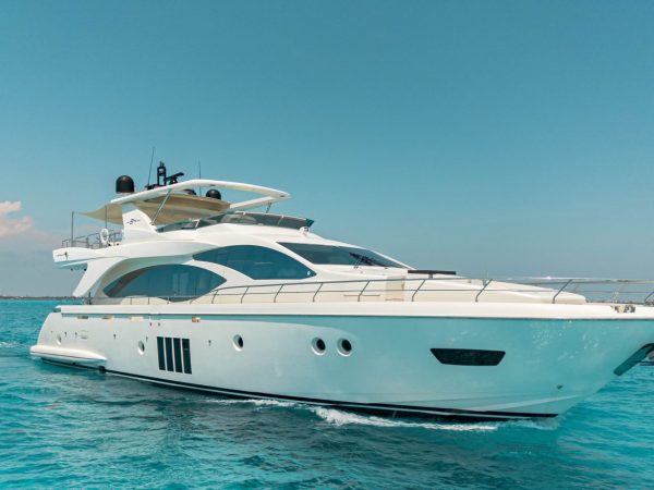 84 ft Azimuth | Renta de Yates Cancun - Image 2
