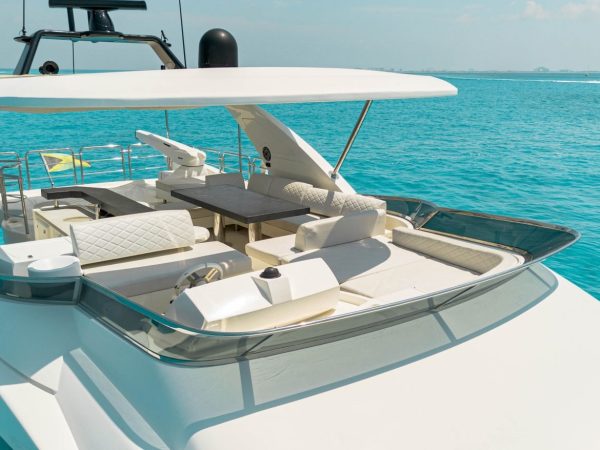 84 ft Azimuth | Renta de Yates Cancun - Image 17
