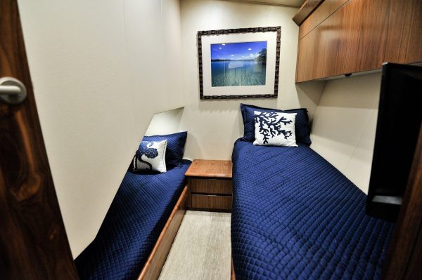 62 FT Viking 2020 | Yacht Charters Cabo - Image 9