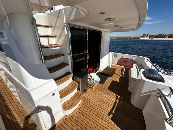 70 FT McKinna | Renta de yates cabo san lucas - Image 4