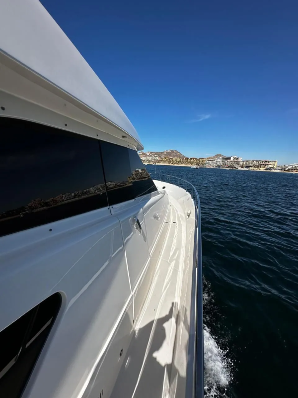 70 FT McKinna | Renta de yates cabo san lucas - Image 8