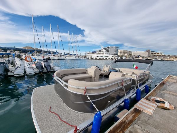 22 FT Pantoon Boat | Renta de Yates - Image 5