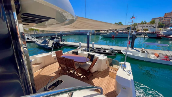 65 FT Searay  2015 | Renta de Yates Cabo San Lucas - Image 4