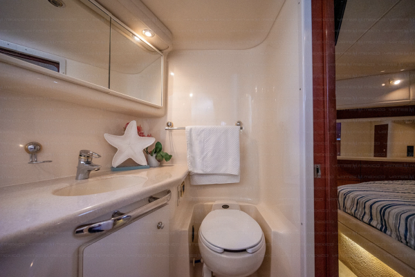 60 FT SeaRay  2010 | Renta de Yates Cabo San Lucas - Image 8