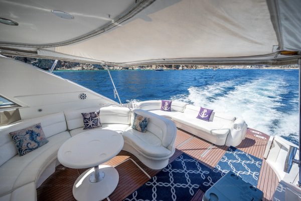 60 FT SeaRay  2010 | Renta de Yates Cabo San Lucas - Image 4