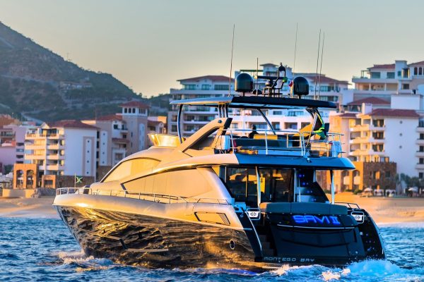 80 FT Sunseeker  2017  | Renta de Yates Cabo San Lucas - Image 3