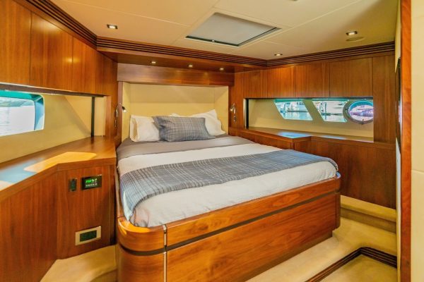80 FT Sunseeker  2017  | Renta de Yates Cabo San Lucas - Image 5