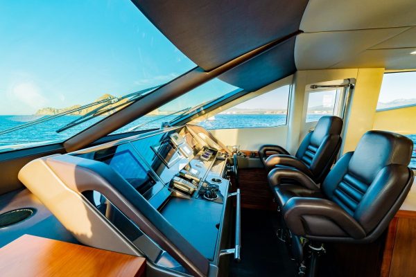 80 FT Sunseeker  2017  | Renta de Yates Cabo San Lucas - Image 7