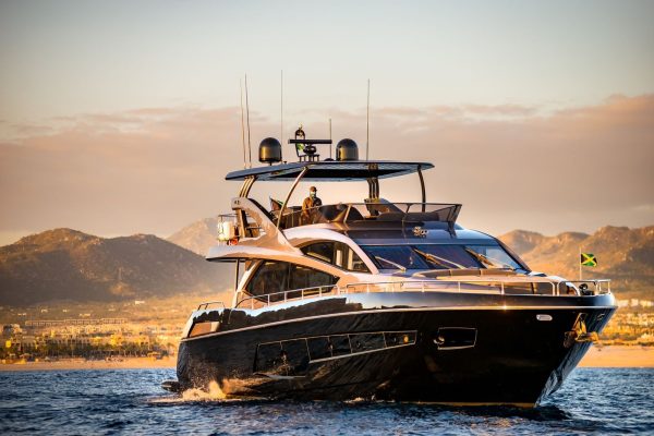 80 FT Sunseeker  2017  | Renta de Yates Cabo San Lucas