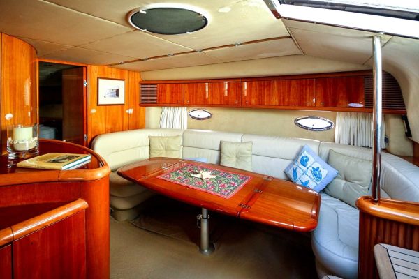 55 FT Sunseeker  2010 | Renta de yates Cabo san lucas - Image 2