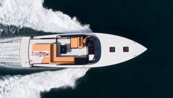 40 FT Van Dutch  | renta de yates cabo san lucas - Image 4
