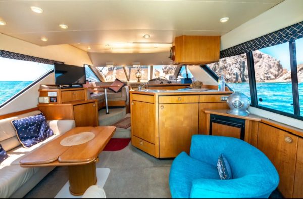 42 FT Bayliner | Renta de Yates Cabo San Lucas - Image 3